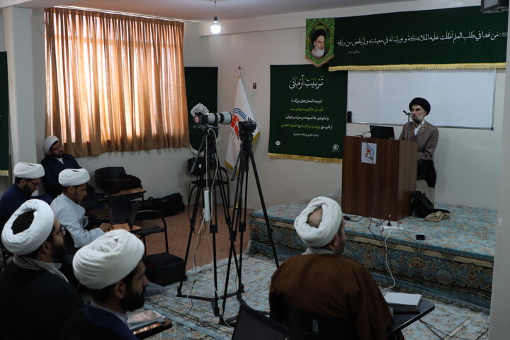 تصاویر / فصل سوم دوره تعالی مشاوران مدارس علمیه قم