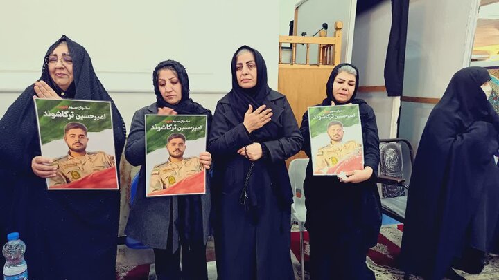 تصاویر/  مراسم گرامیداشت شهید امیرحسین ترکاشوند در مصلای رشت