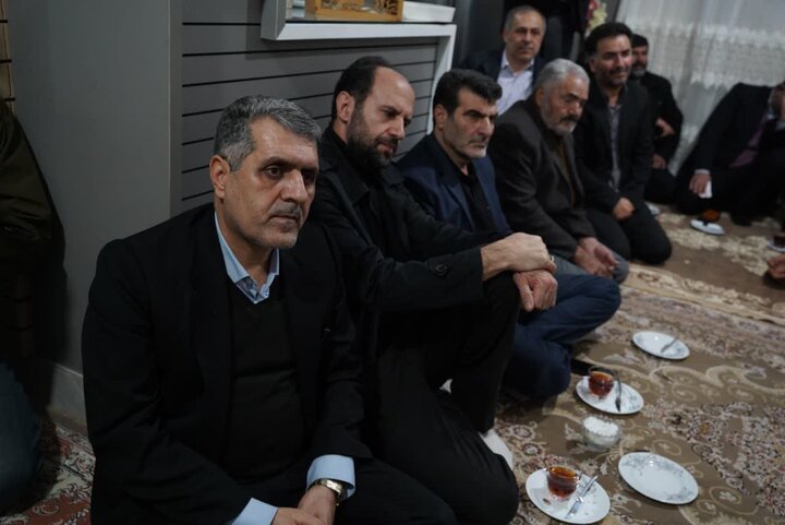 تصاویر / دیدار استاندار قزوین با خانواده شهدای مدافع امنیت