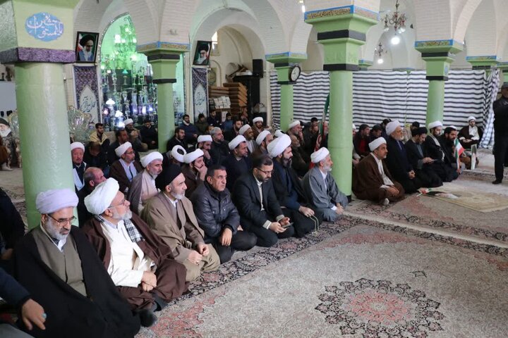 تصاویر/تجمع طلاب و روحانیون بروجردی در حمایت از مقام معظم رهبری