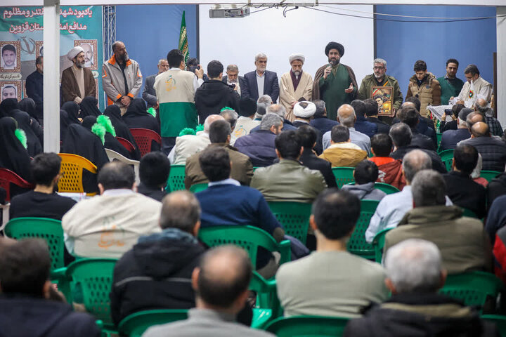 تصاویر / حضور امام جمعه قزوین در جمع خانواده شهدا