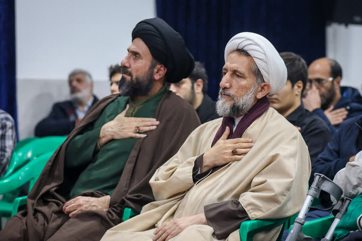 تصاویر / حضور امام جمعه قزوین در جمع خانواده شهدا