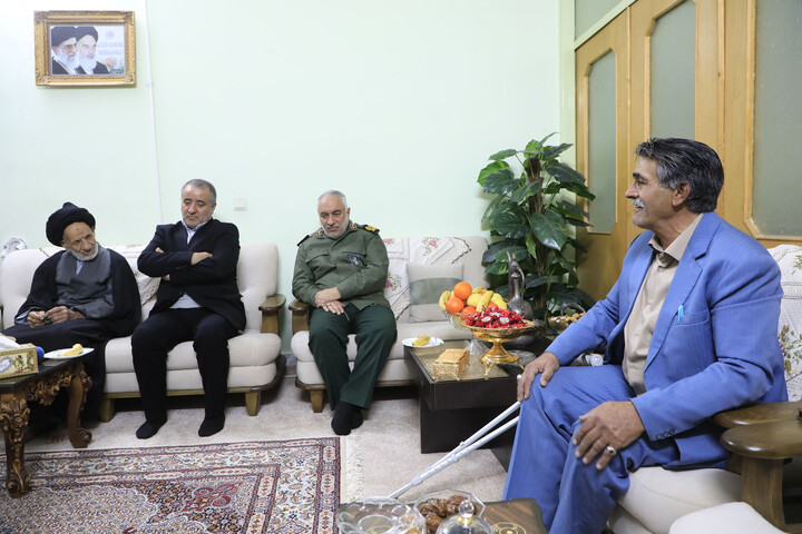 تصاویر| دیدار با جانبازان دفاع مقدس و اغتشاشات اخیر توسط نماینده ولی فقیه درخراسان جنوبی