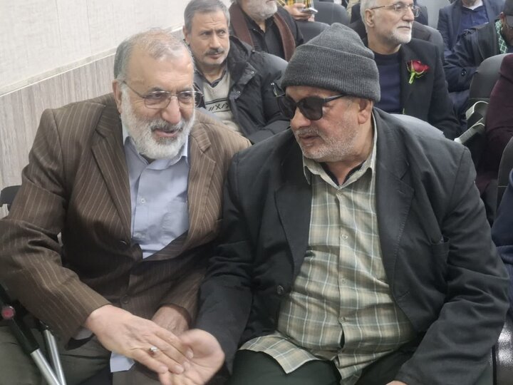 تصاویر/ دیدار نماینده ولی فقیه درکاشان و مسئولان ازجانبازان 75 درصدکاشان