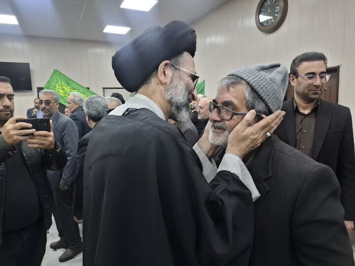 تصاویر/ دیدار نماینده ولی فقیه درکاشان و مسئولان ازجانبازان 75 درصدکاشان