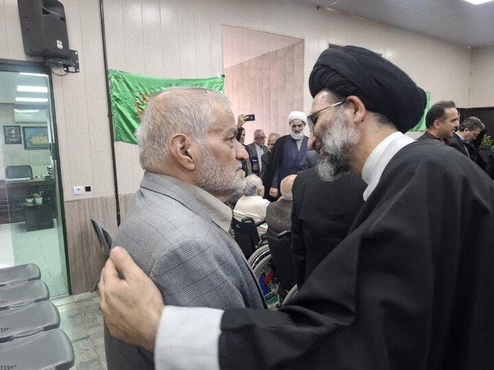 تصاویر/ دیدار نماینده ولی فقیه درکاشان و مسئولان ازجانبازان 75 درصدکاشان