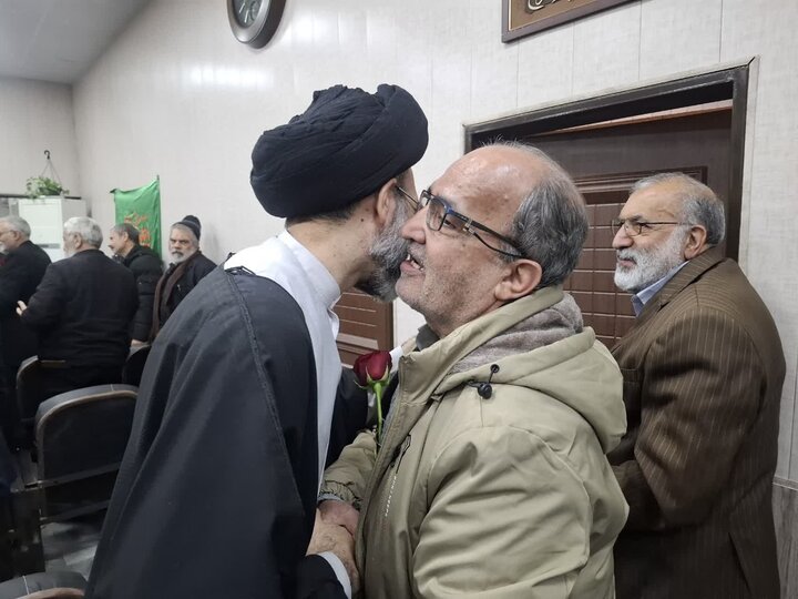 تصاویر/ دیدار نماینده ولی فقیه درکاشان و مسئولان ازجانبازان 75 درصدکاشان