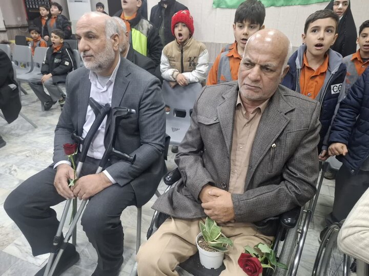 تصاویر/ دیدار نماینده ولی فقیه درکاشان و مسئولان ازجانبازان 75 درصدکاشان