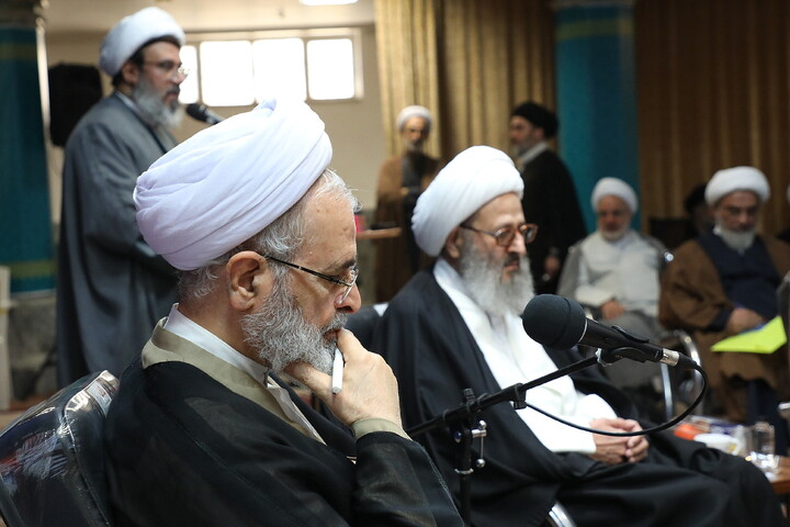 تصاویر/ نشست اساتید فقه حوزه‌های علمیه با حضور آیت الله اعرافی