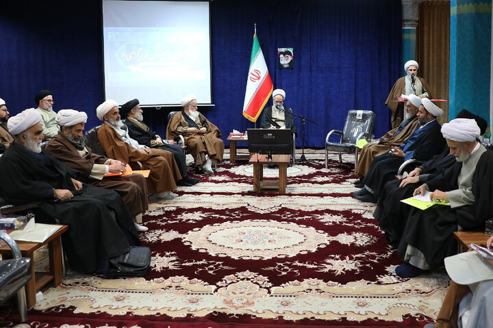 تصاویر/ نشست اساتید فقه حوزه‌های علمیه با حضور آیت الله اعرافی