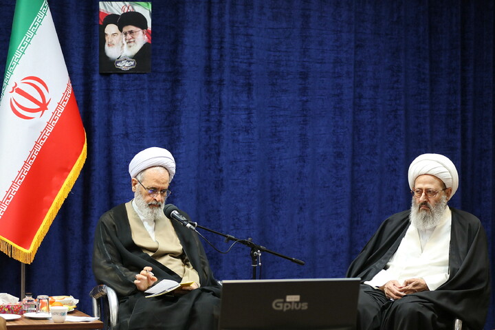 تصاویر/ نشست اساتید فقه حوزه‌های علمیه با حضور آیت الله اعرافی