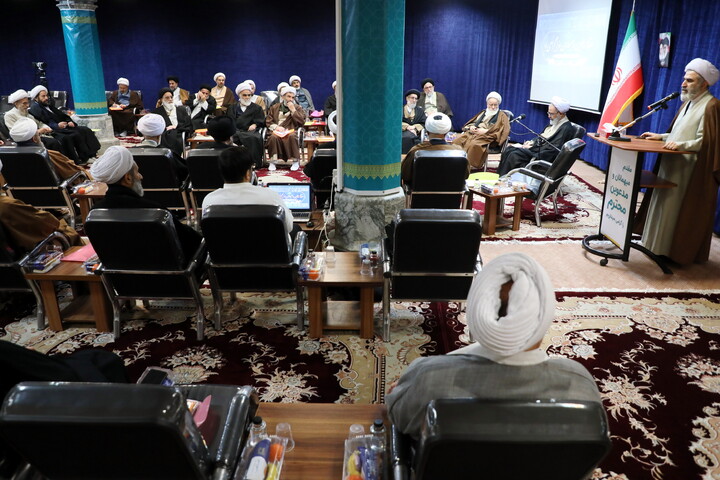 تصاویر/ نشست اساتید فقه حوزه‌های علمیه با حضور آیت الله اعرافی