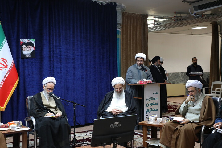 تصاویر/ نشست اساتید فقه حوزه‌های علمیه با حضور آیت الله اعرافی