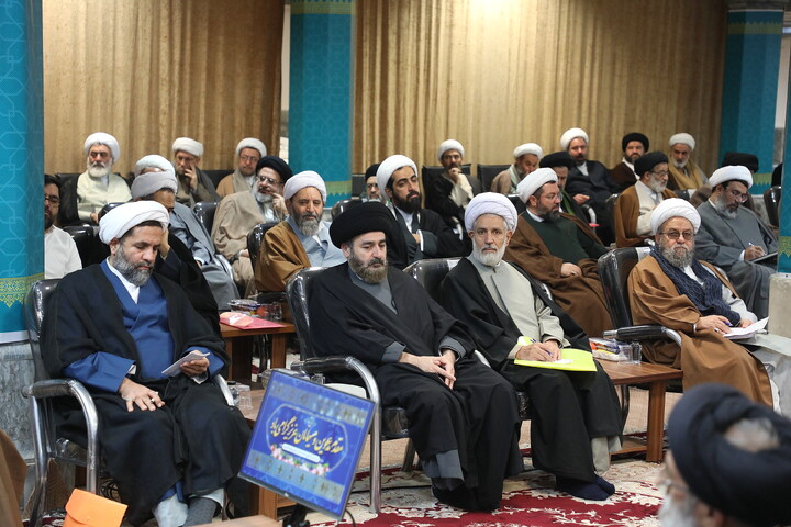 تصاویر/ نشست اساتید فقه حوزه‌های علمیه با حضور آیت الله اعرافی