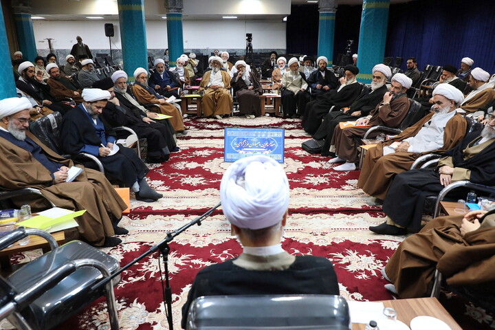 تصاویر/ نشست اساتید فقه حوزه‌های علمیه با حضور آیت الله اعرافی