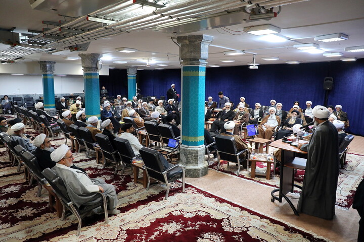 تصاویر/ نشست اساتید فقه حوزه‌های علمیه با حضور آیت الله اعرافی