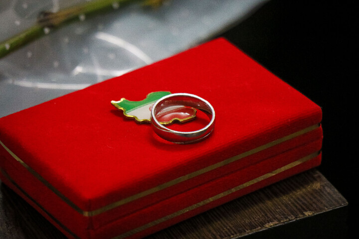 تصاویر/ تکریم از خانواده شهید مدافع امنیت شهید محمد قاسمی هماپور با حضور تولیت مسجد مقدس جمکران، سردار میرحیدری فرماندهی کل انتظامی قم و اهالی رسانه