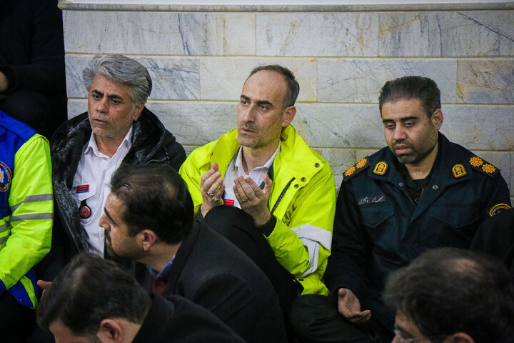 تصاویر/ تکریم از خانواده شهید مدافع امنیت شهید محمد قاسمی هماپور با حضور تولیت مسجد مقدس جمکران، سردار میرحیدری فرماندهی کل انتظامی قم و اهالی رسانه