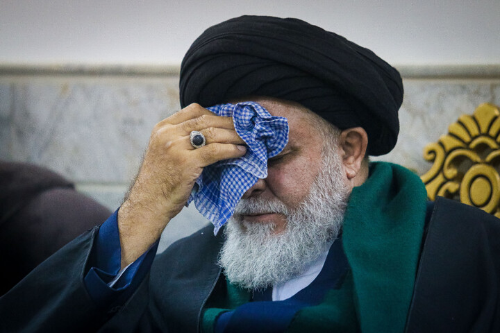 تصاویر/ تکریم از خانواده شهید مدافع امنیت شهید محمد قاسمی هماپور با حضور تولیت مسجد مقدس جمکران، سردار میرحیدری فرماندهی کل انتظامی قم و اهالی رسانه