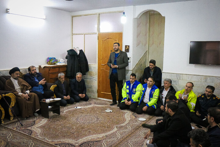 تصاویر/ تکریم از خانواده شهید مدافع امنیت شهید محمد قاسمی هماپور با حضور تولیت مسجد مقدس جمکران، سردار میرحیدری فرماندهی کل انتظامی قم و اهالی رسانه