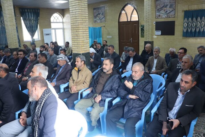 تصاویر/دیدار جمعی از بزرگان طوایف با امام جمعه مهران