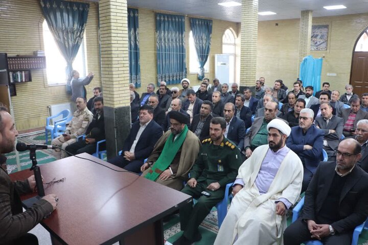 تصاویر/دیدار جمعی از بزرگان طوایف با امام جمعه مهران