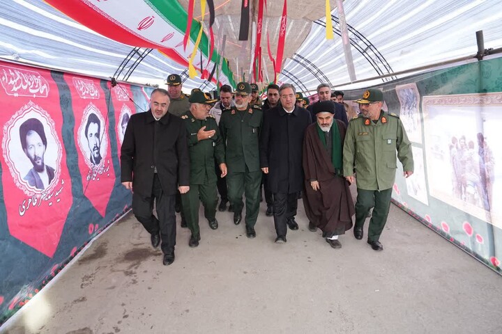 تصاویر/ آیین اختتامیه کنگره ملی بزرگداشت سرداران و ۱۲ هزار شهید آذربایجان غربی