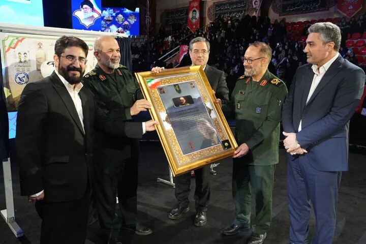 تصاویر/ آیین اختتامیه کنگره ملی بزرگداشت سرداران و ۱۲ هزار شهید آذربایجان غربی