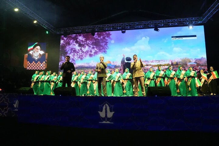 تصاویر/ آیین اختتامیه کنگره ملی بزرگداشت سرداران و ۱۲ هزار شهید آذربایجان غربی