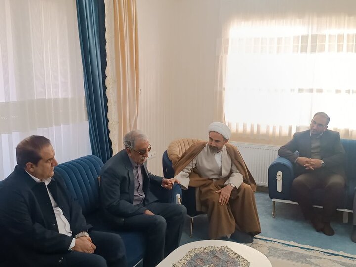 دیدار امام جمعه ایلام با جانبازان