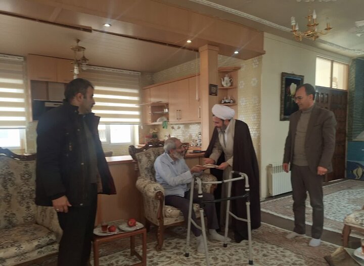 تصاویر/ اجرای طرح تجلیل از علمداران حماسه در شهرستان بیجار