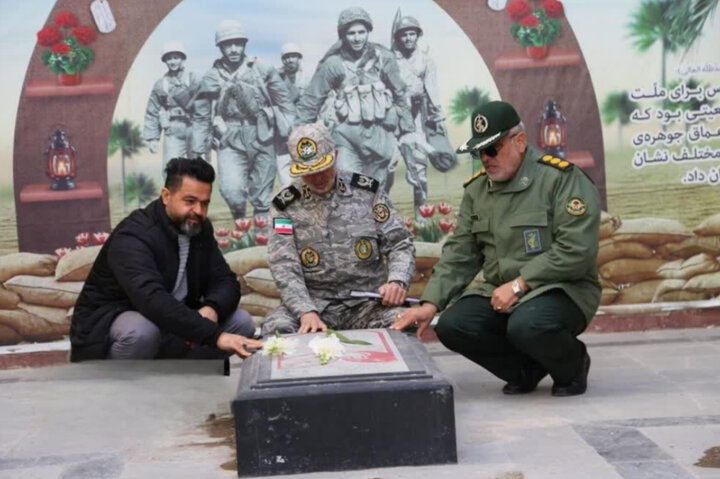 تصاویر/ ادای احترام امیر فولادی به مقام شامخ شهدای گمنام در اراک