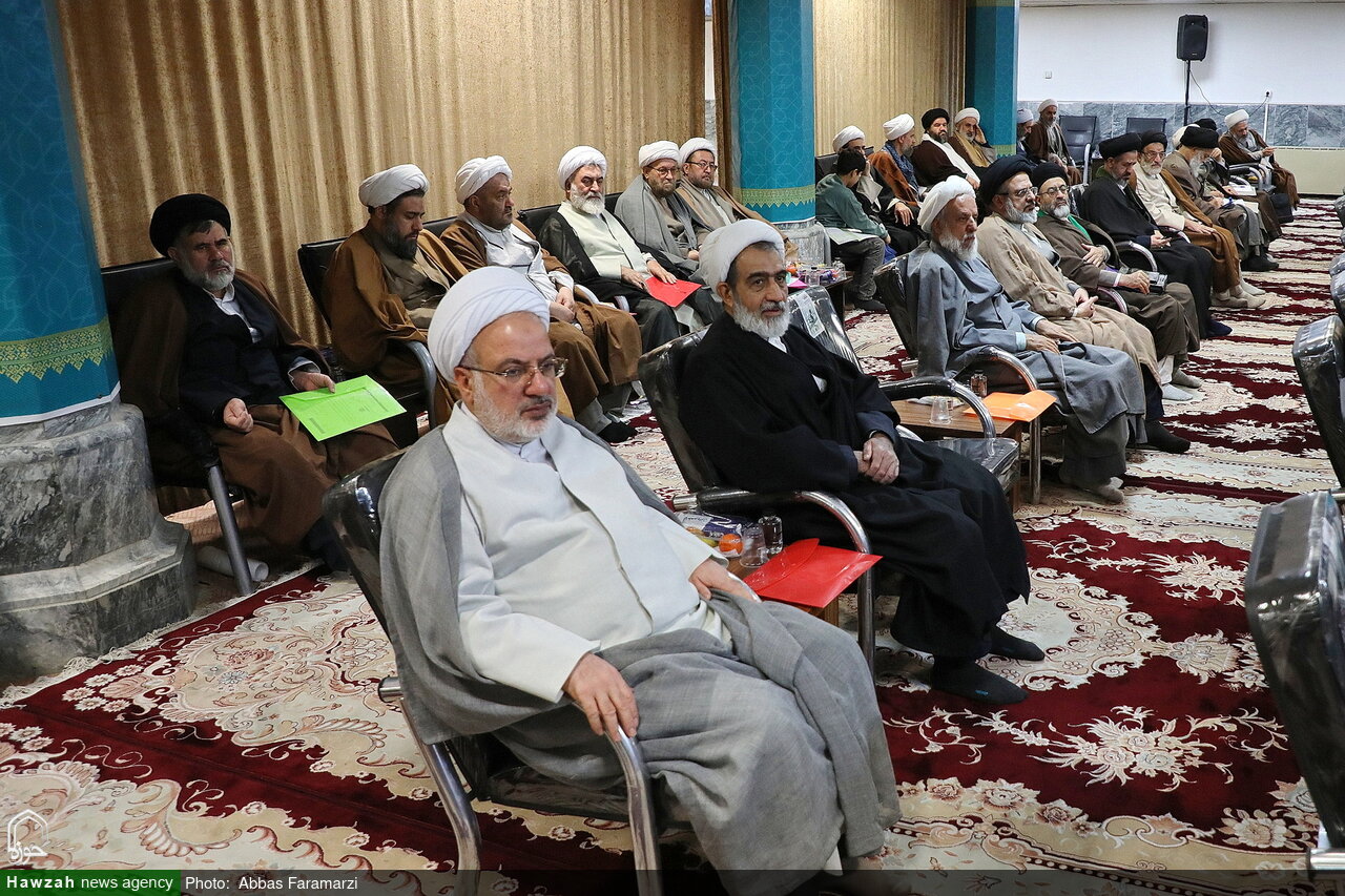 درسی کتب اس انداز سے مرتب و مدون ہونی چاہئیں جو حل مسائل کو آسان اور واضح بنائیں، مقررین