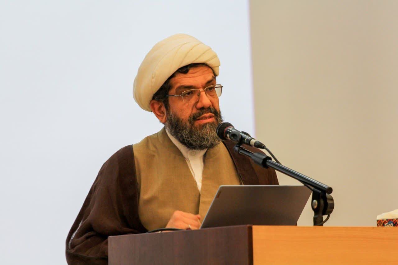 امام خمینی(ره) با ادبیاتی نو جهان و تاریخ بشریت را متحول کرد