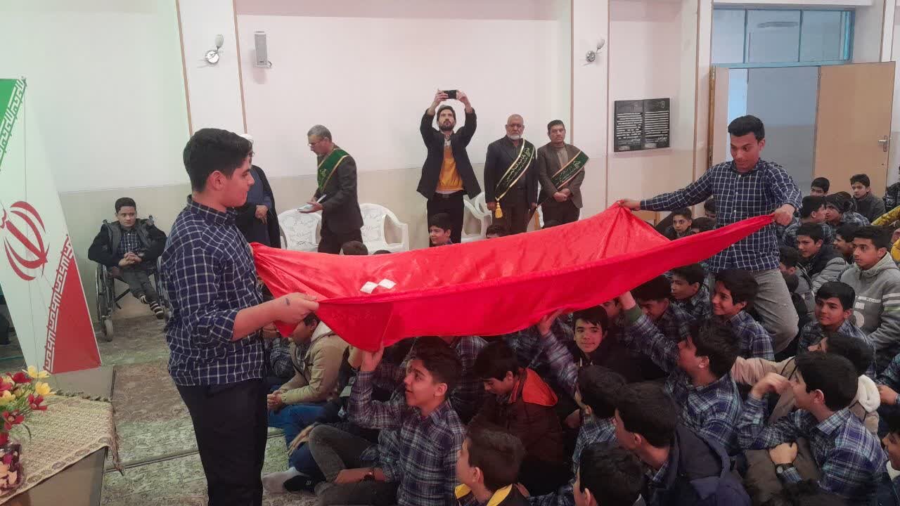 طرح «نشان ارادت» ستاد بازسازی عتبات عالیات در مدارس آران و بیدگل آغاز شد