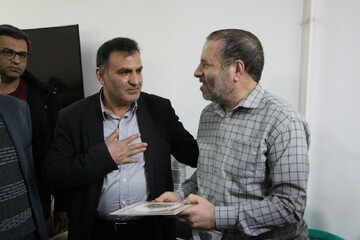 دیدار فرماندار کاشان با پاسدار و جانباز سرافراز رمضانعلی روح‌الهی +تصاویر