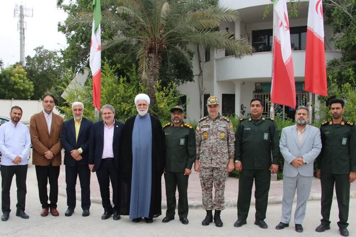 تصاویر| دیدار امام جمعه کیش با پاسداران یگان حفاظت هواپیمایی