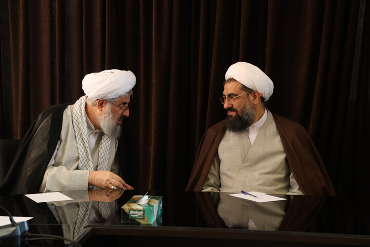 تصاویر / نشست مشترک ائمه جمعه سراسر استان همدان با نماینده ولی فقیه در استان