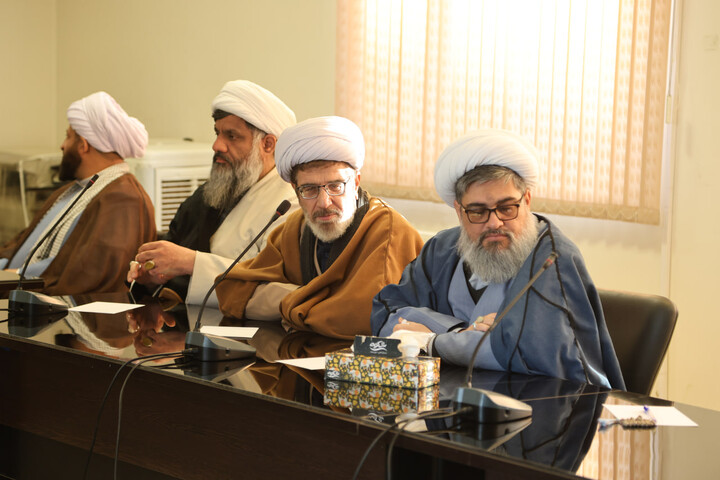 تصاویر / نشست مشترک ائمه جمعه سراسر استان همدان با نماینده ولی فقیه در استان