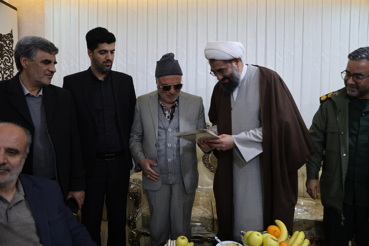 تصاویر / تقدیر نماینده ولی فقیه در استان همدان از جانبازان 70 درصد