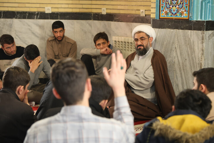 تصاویر / حضور نماینده ولی فقیه در استان همدان در جمع طلاب مدارس علمیه زنگنه و امام سجاد(ع)