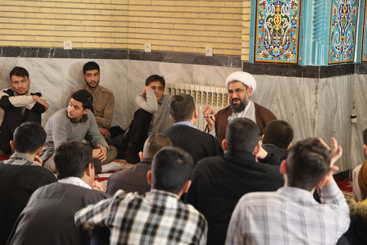 تصاویر / حضور نماینده ولی فقیه در استان همدان در جمع طلاب مدارس علمیه زنگنه و امام سجاد(ع)