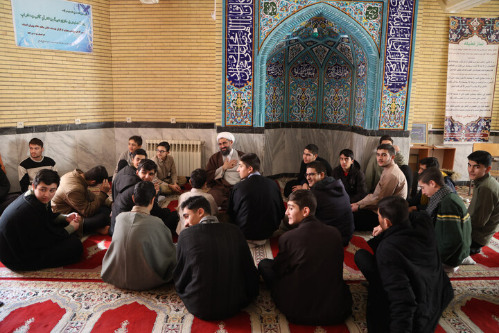 تصاویر / حضور نماینده ولی فقیه در استان همدان در جمع طلاب مدارس علمیه زنگنه و امام سجاد(ع)