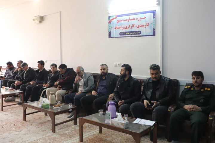 تصاویر/دیدار جمعی از اصناف و بازاریان یا امام‌جمعه مهران