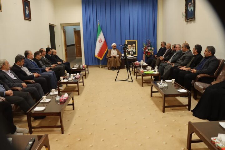 دیدار فرماندار ایلام با حجت‌الاسلام والمسلمین کریمی‌تبار