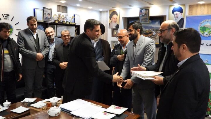 آیین تجلیل از ایثارگران منابع طبیعی و آبخیزداری چهارمحال و بختیاری
