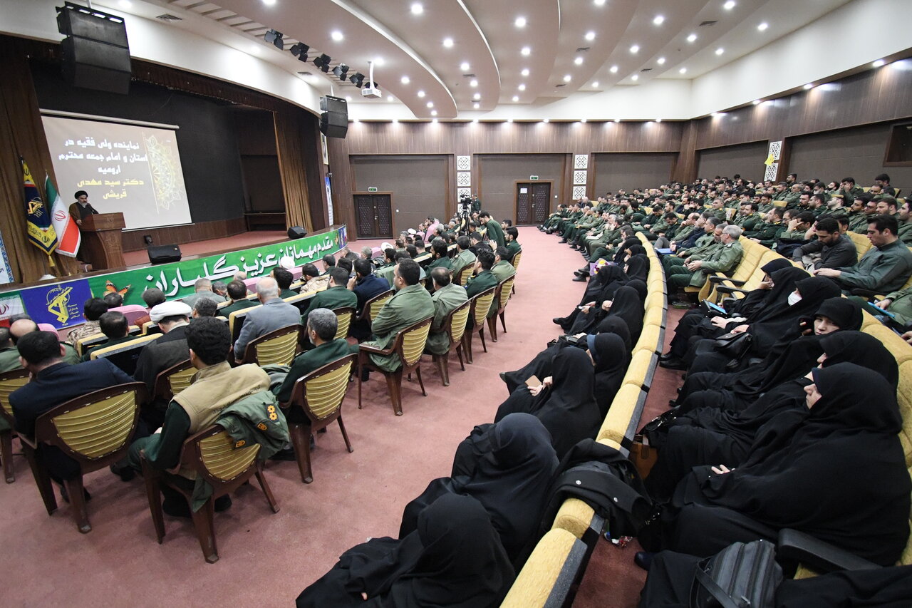 پاسداران نماد بصیرت و وفاداری در مسیر ولایت هستند