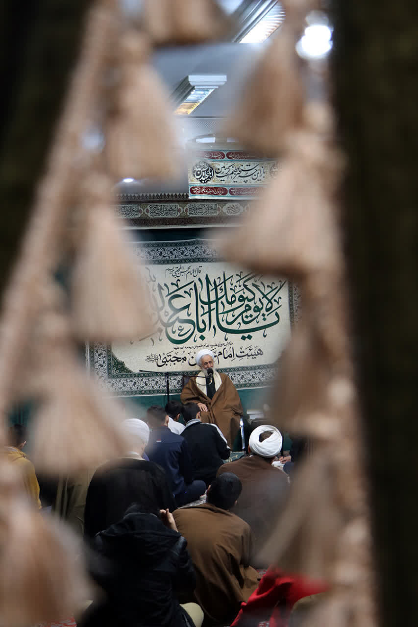 حضرت عباس(ع) الگوی کامل علم و بندگی الهی است