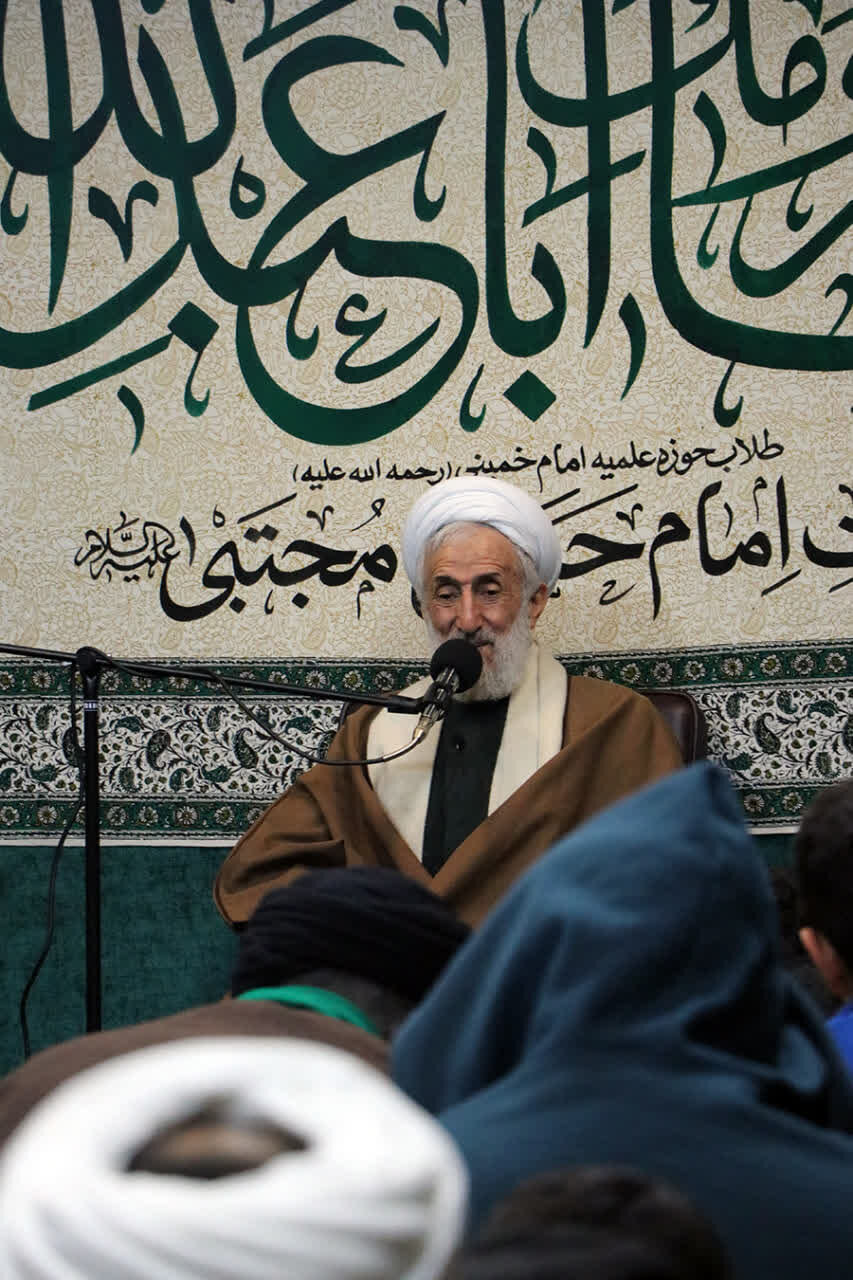 حضرت عباس(ع) الگوی کامل علم و بندگی الهی است