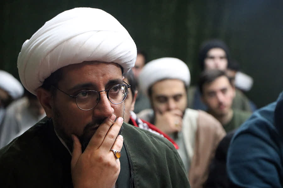 حضرت عباس(ع) الگوی کامل علم و بندگی الهی است